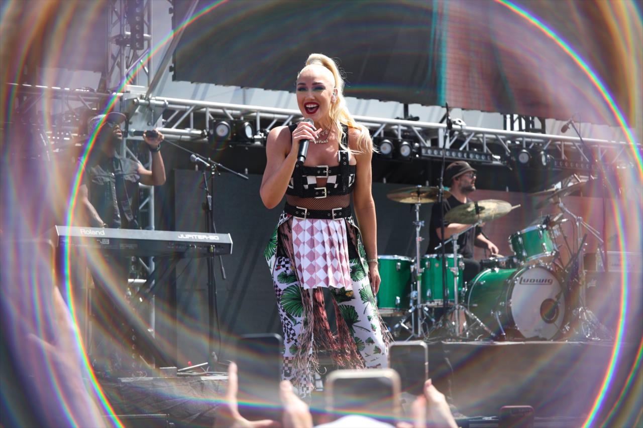 Gwen Stefani - Hy-Vee Salute to Farmers 300 - By: Chris Owens -- Photo by: Chris Owens